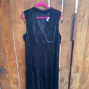 Size 2 Torrid dress NWT.